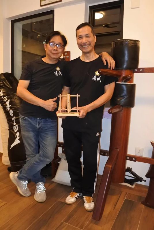 Sifu Wong Kin Wai instructing Ving Tsun